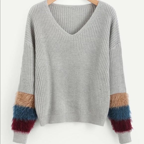 Sweaters - Gray sweater with fuzzy sleeves